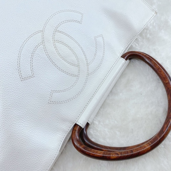 Sale!❤️Chanel Vintage Caviar Wood Handle Tote - Picture 9 of 16